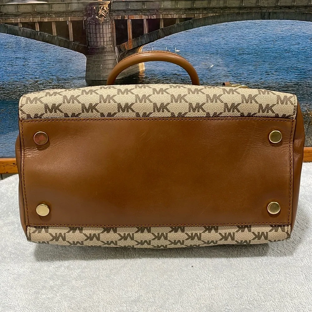 Michael Kors Satchel - Picture 5 of 7